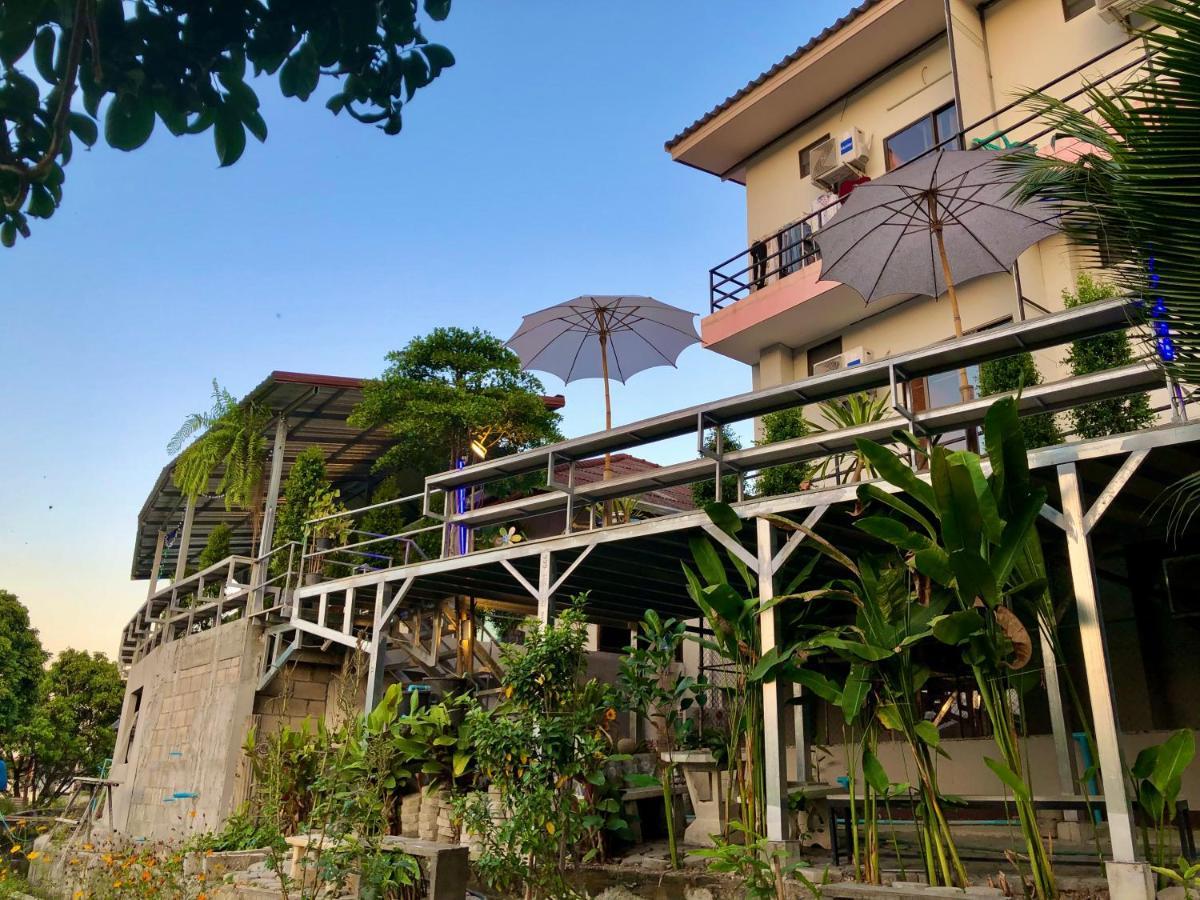 โรงแรมแสนดีเพลส เมาเท่นวิว จอมทอง Exterior foto