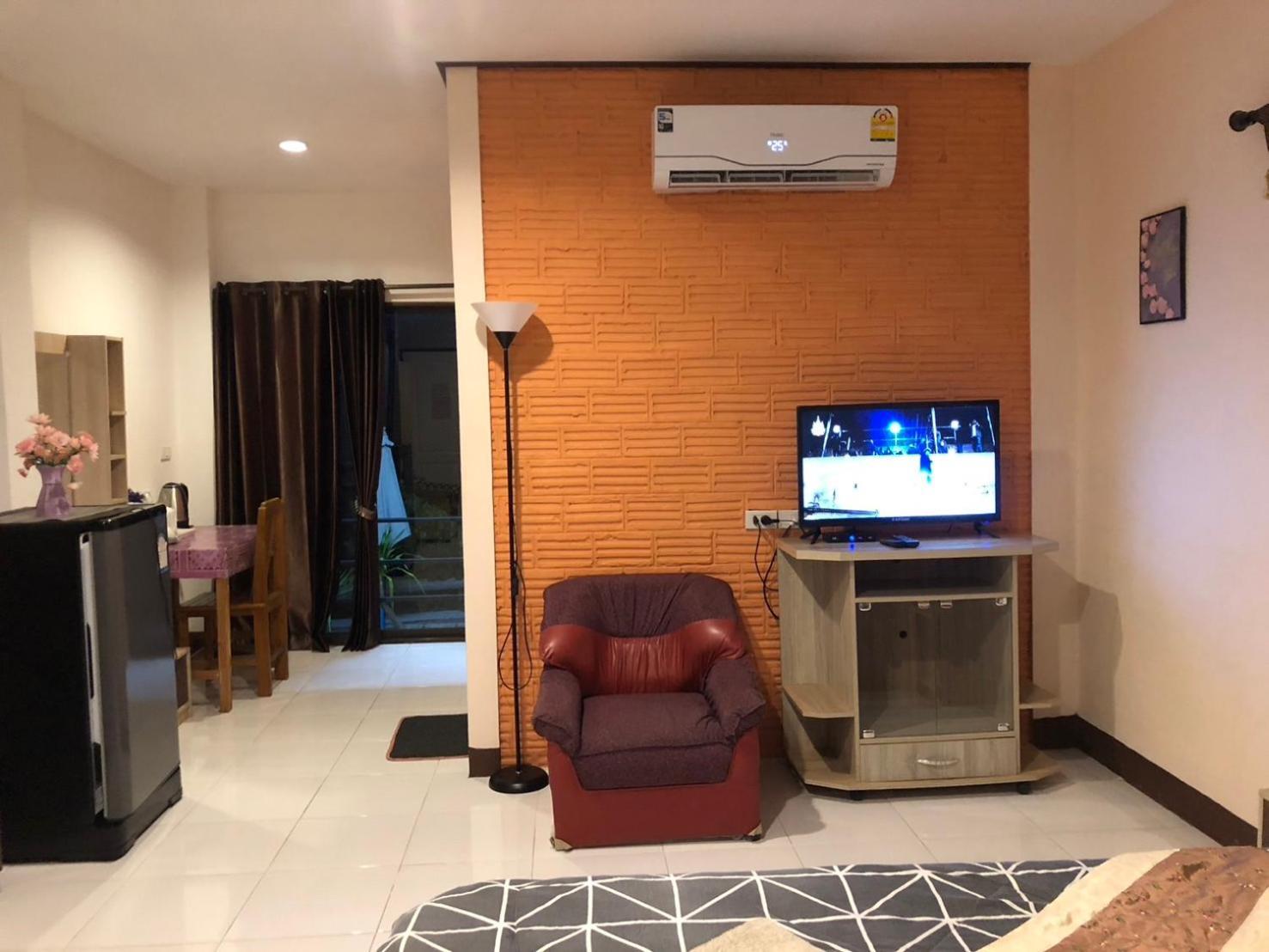 โรงแรมแสนดีเพลส เมาเท่นวิว จอมทอง Exterior foto